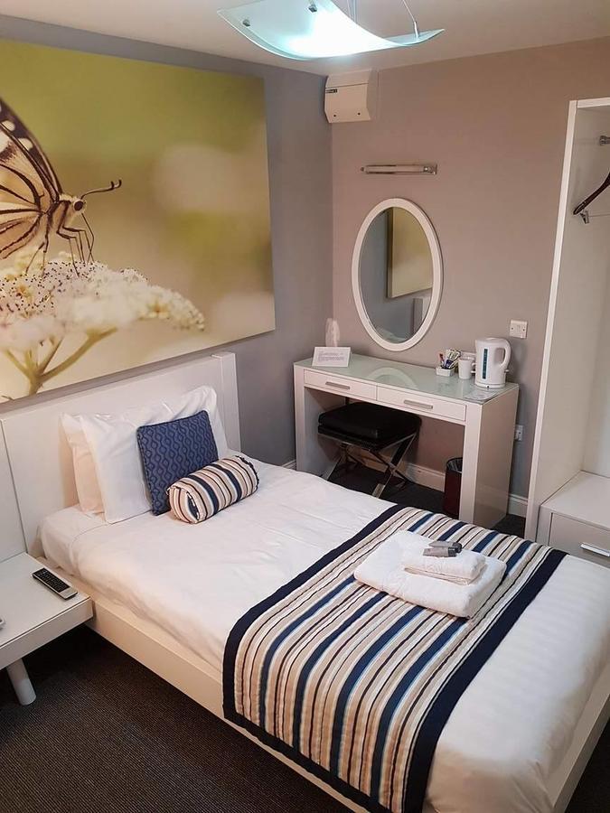 Riviera Hotel Уеймут Екстериор снимка