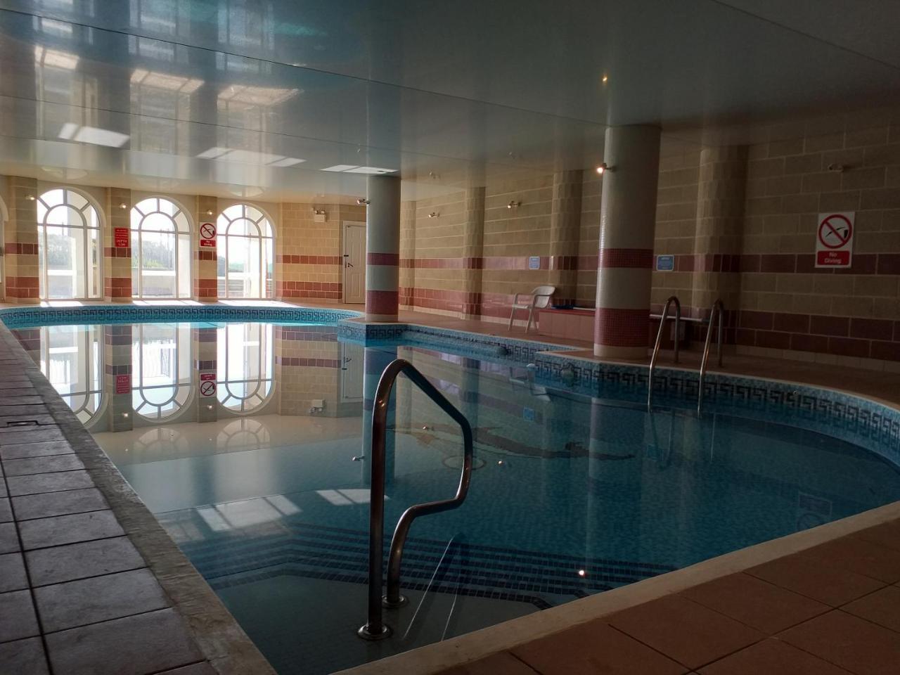 Riviera Hotel Уеймут Екстериор снимка